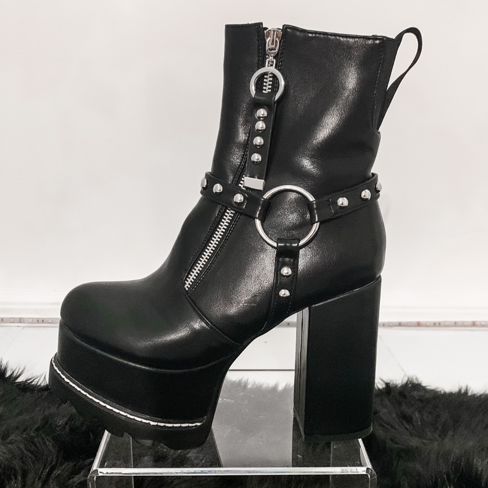 Lamoda biker platform boots